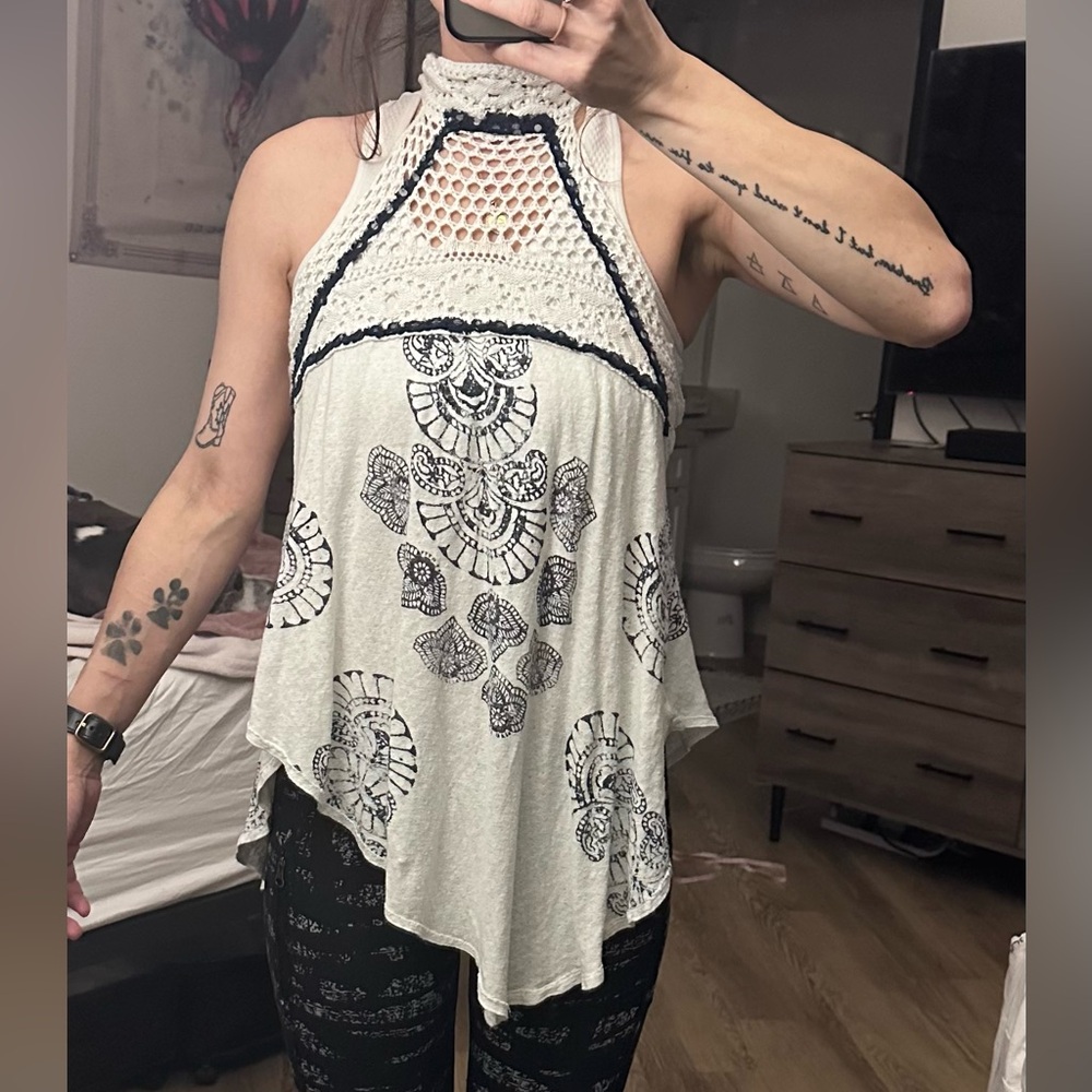 Women's Asymmetrical Sleeveless Crochet Top - Navy Blue and White